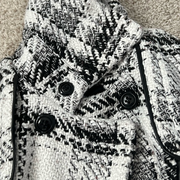 ⭐️ HP Firm Price ⭐️ EUC Belted Long coat - Picture 3 of 7